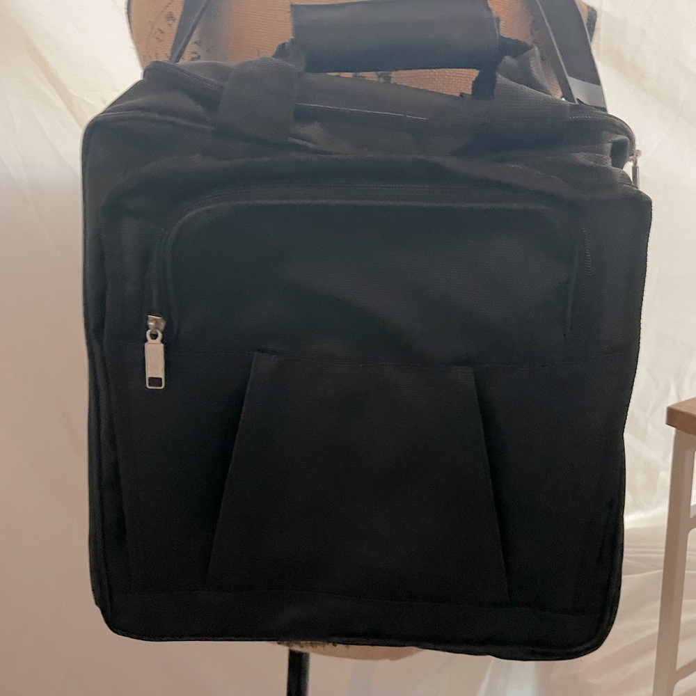 NWT Global New Beginnings Messenger Bag
